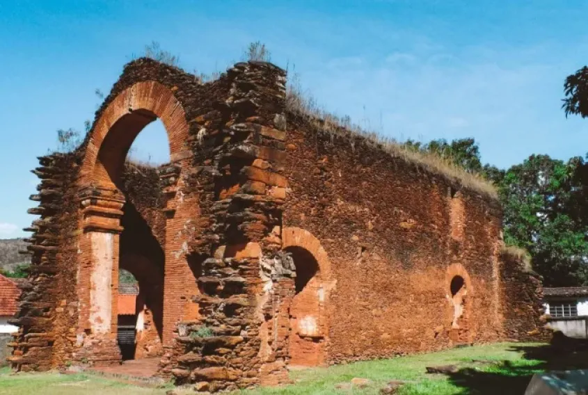 M&Iacute;DIA EXTERIOR NO TURISMO: ESTRAT&Eacute;GIA PARA FORTALECER MARCAS E DESTINOS