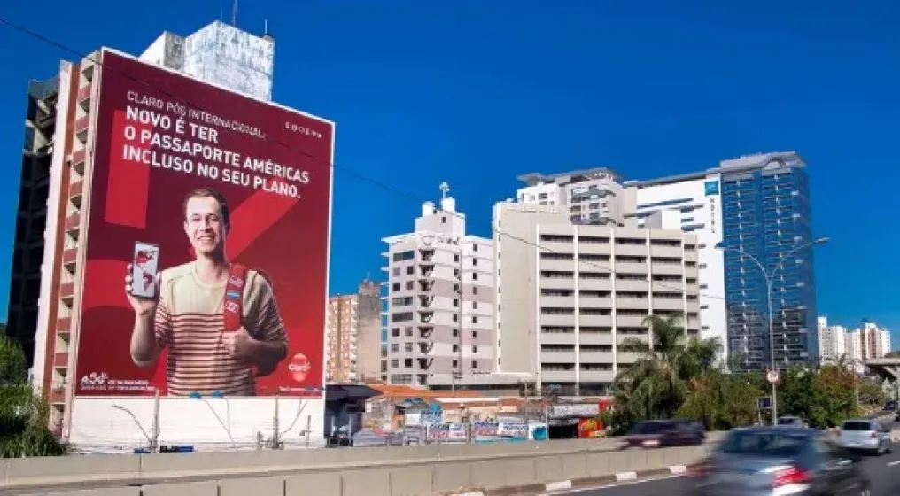 PUBLICIDADE URBANA: ESTRAT&Eacute;GIAS PARA IMPACTAR PESSOAS NO DIA A DIA DA CIDADE